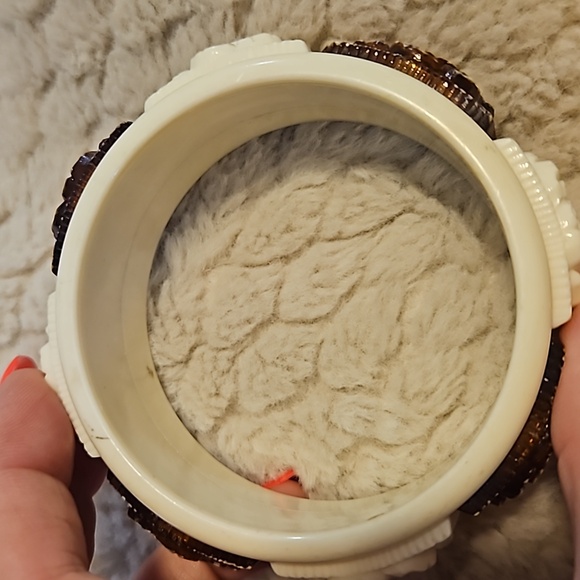 #0045 Vintage Sarah Coventry Coffee and Cream Bracelet Bangle White Brown Flower - Picture 6 of 7